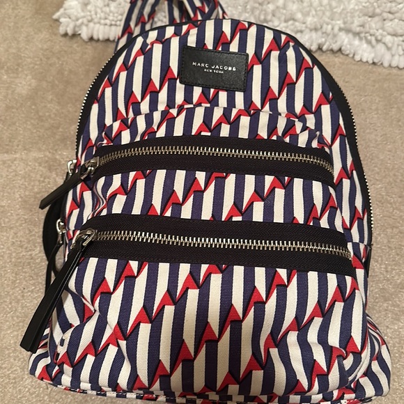 Authentic Marc Jacobs canvas backpack - Picture 3 of 7